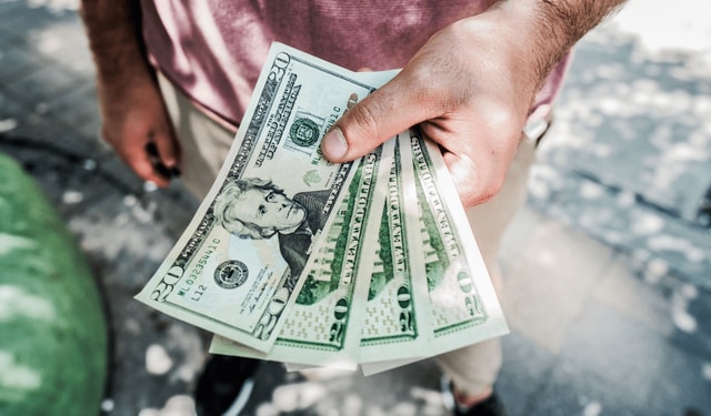 Mau tampil baru ga harus beli baju baru, coba upcycle fashion, bro!